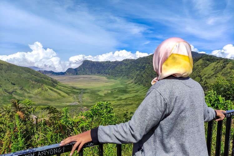 Mengapa Gunung Bromo Selalu Ramai Wisatawan.bluedragonjournal.com (2)